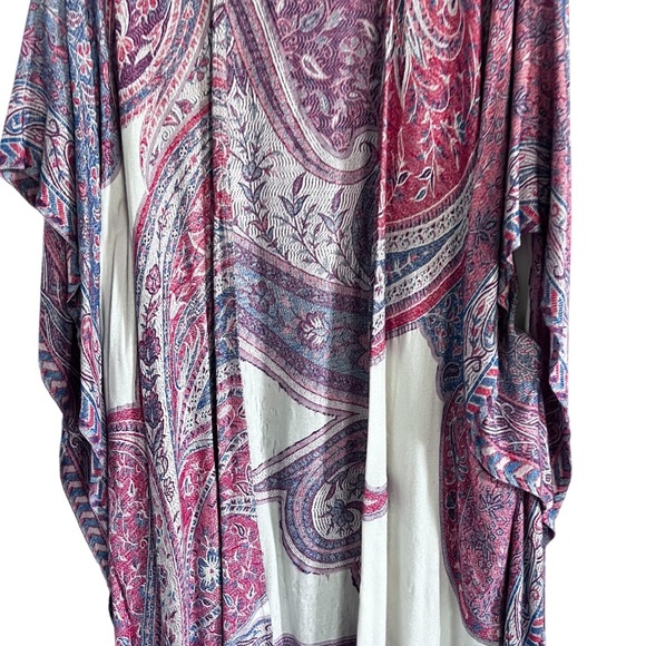 Soft Surroundings Strawberry Swirl Fringed Kimono One Size - Picture 5 of 11